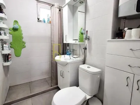 Sale, two bedroom apartment, 72m², Lepa Kata, Podgorica - image 11