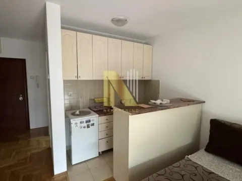 Izdavanje, garsonjera, 24m², Novi Sad, Srbija - image 6