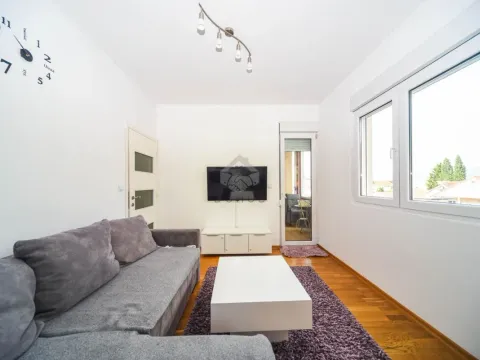 Rent, one bedroom apartment, 45m², Stari Aerodrom, Podgorica - image 2
