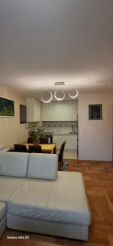 Prodaja, trosoban stan, 67m², Stari Aerodrom, Podgorica - image 2