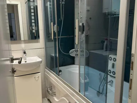 Rent, one bedroom apartment, 60m², Stari Aerodrom, Podgorica - image 11