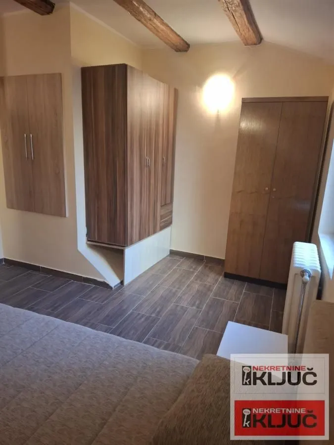 Izdavanje, jednosoban stan, 45m², Centar, Novi Sad