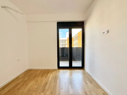 Prodaja, dvosoban stan, 65m², Stari Aerodrom, Podgorica - image 12