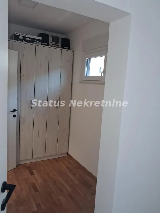 Prodaja, četvorosoban stan, 98m², Petrovaradin, Novi Sad