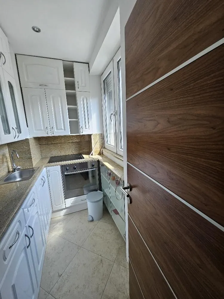 Izdavanje, dvosoban stan, 37m², Stari Grad, Beograd
