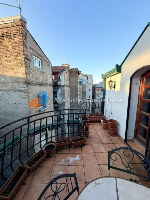 Izdavanje, stan, 200m², Stari Grad, Beograd