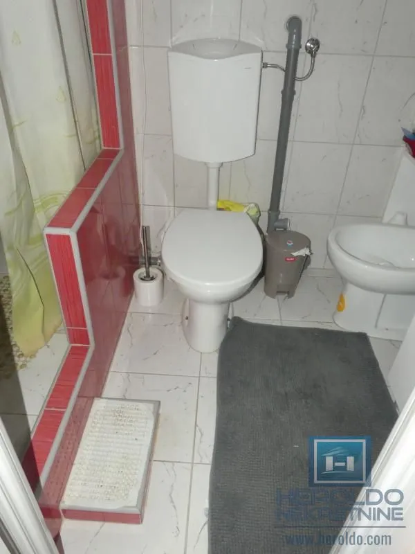 Prodaja, kuća, 380m², Pivara, Jagodina