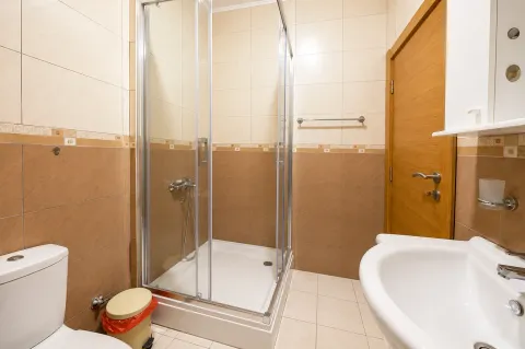 Izdavanje, dvosoban stan, 92m², Zabjelo, Podgorica - image 11