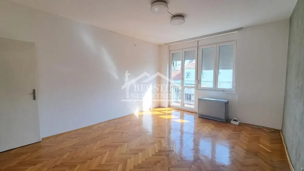 Prodaja, dvosoban stan, 61m², Stari Grad, Beograd