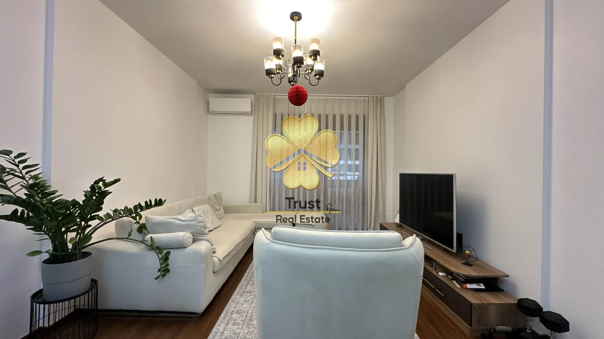 Izdavanje, jednosoban stan, 50m², Master Kvart, Podgorica
