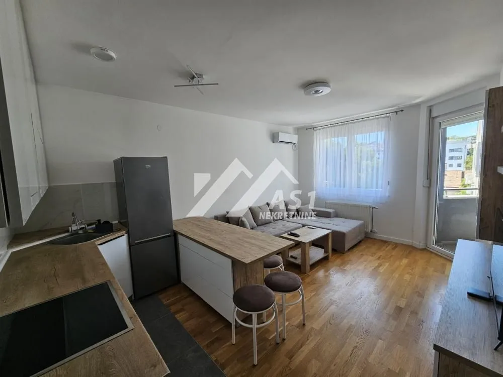 Izdavanje, dvosoban stan, 40m², Petrovaradin, Novi Sad
