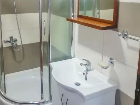 Izdavanje, jednosoban stan, 53m², City Kvart, Podgorica - image 8