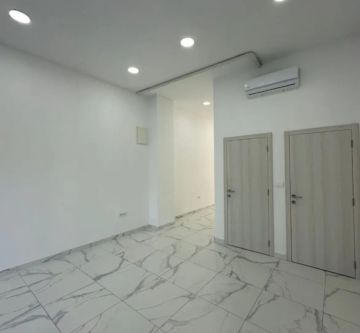 Rent, office space, 50m², Seljanovo, Tivat