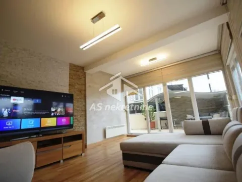 Izdavanje, trosoban stan, 90m², Savski Venac, Beograd - image 3