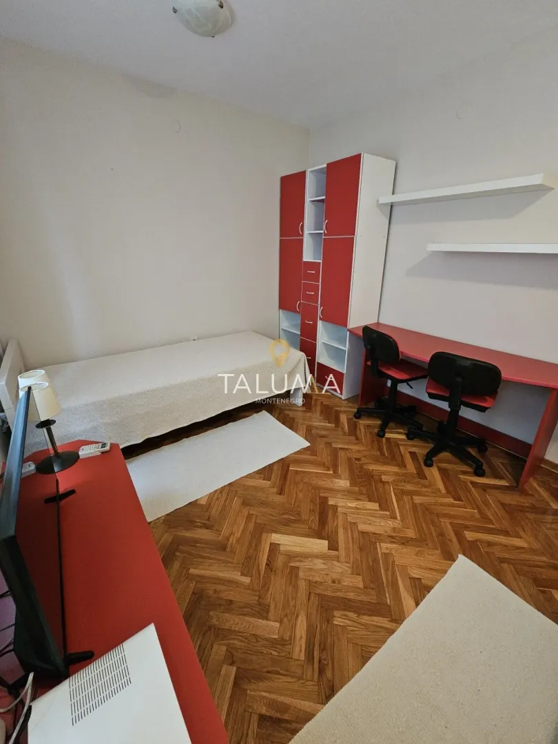 Rent, three bedroom apartment, 100m², Blok 6, Podgorica