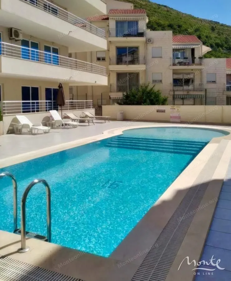 Sale, three bedroom apartment, 169m², Petrovac, Budva