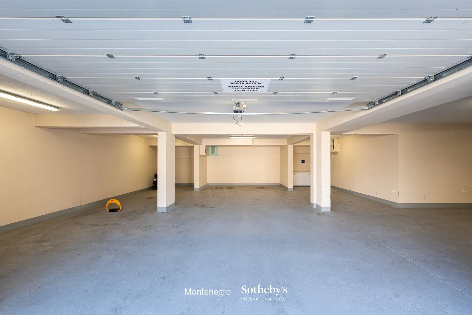 Sale, two bedroom apartment, 82m², Dobrota, Kotor