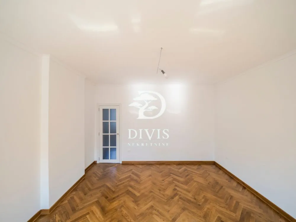 Prodaja, trosoban stan, 78m², Južni Bulevar, Vračar Sve Podlokacije