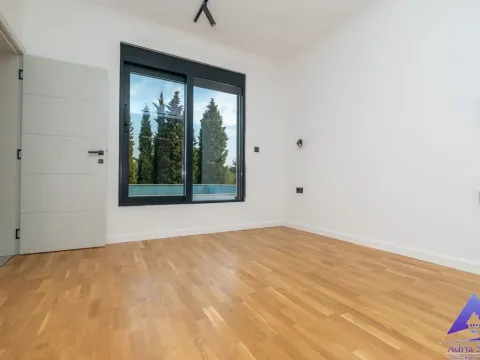 Izdavanje, kuća, 180m², Podgorica, Crna Gora - image 17