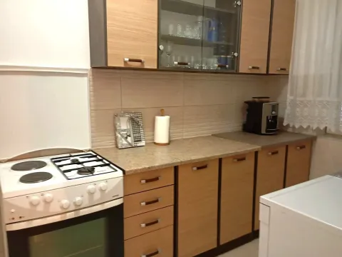 Izdavanje, dvosoban stan, 80m², Đenovići, Herceg Novi - image 4