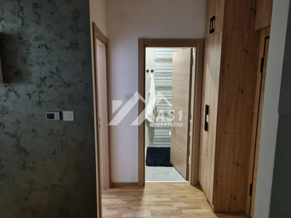 Izdavanje, jednosoban stan, 40m², Stari Majur, Petrovaradin