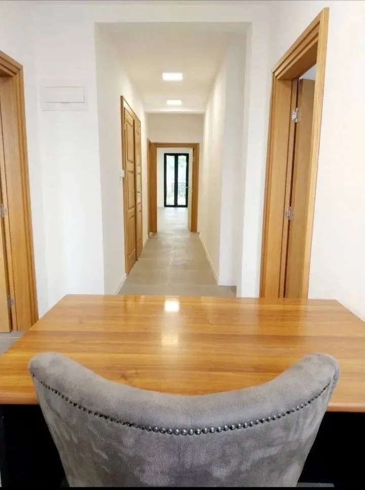 Rent, office space, 120m², Centar, Podgorica