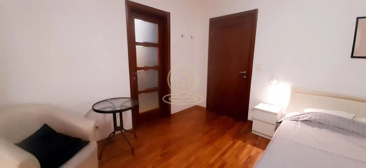 Rent, one bedroom apartment, 30m², Stari Grad, Beograd