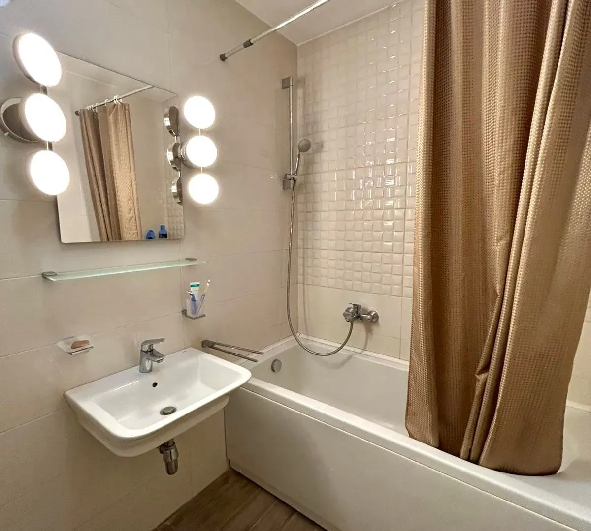 Rent, one bedroom apartment, 49m², City Kej, Podgorica