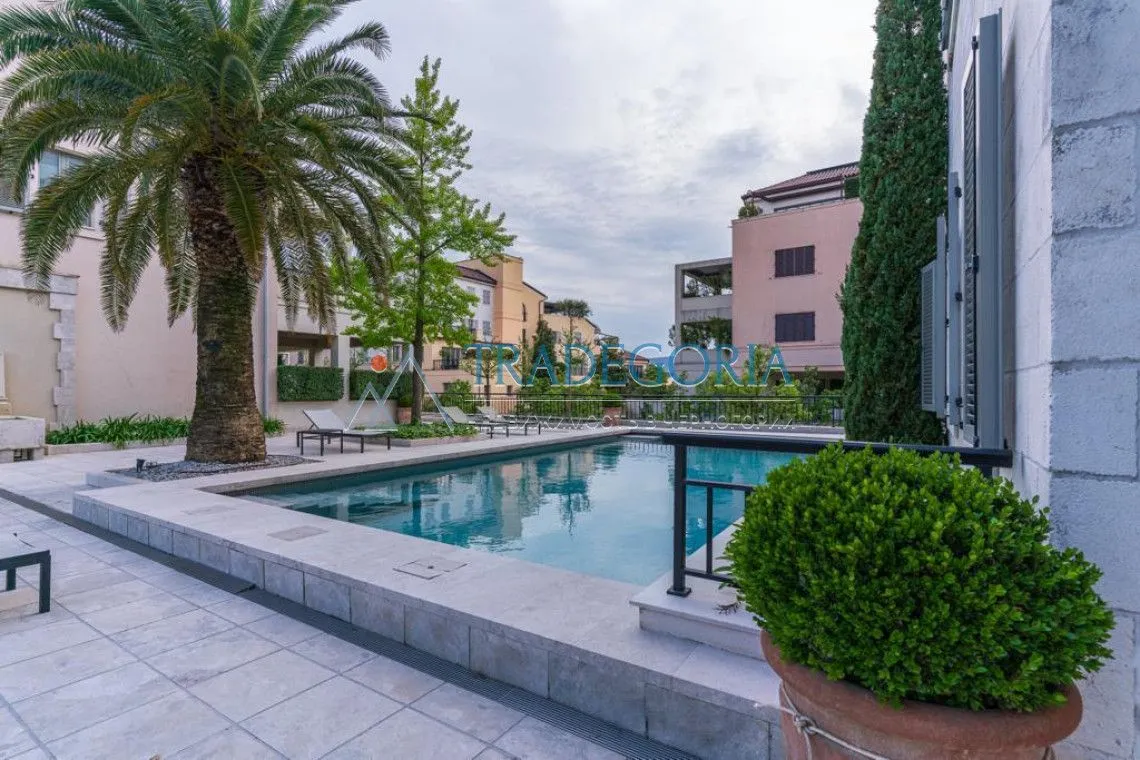Prodaja, dvosoban stan, 122m², Tivat, Crna Gora