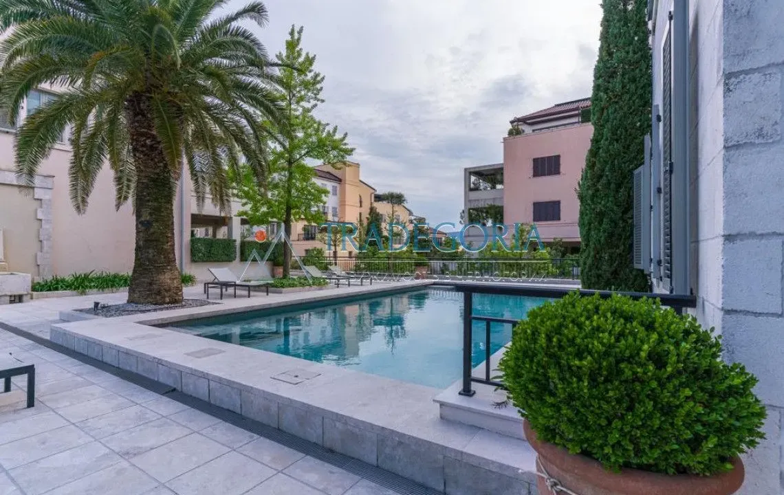 Prodaja, dvosoban stan, 122m², Tivat, Crna Gora