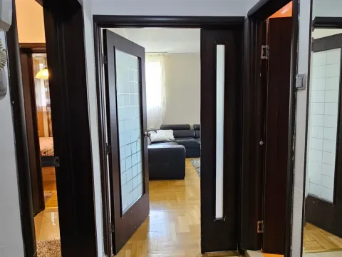 Izdavanje, jednosoban stan, 50m², Blok 5, Podgorica - image 5