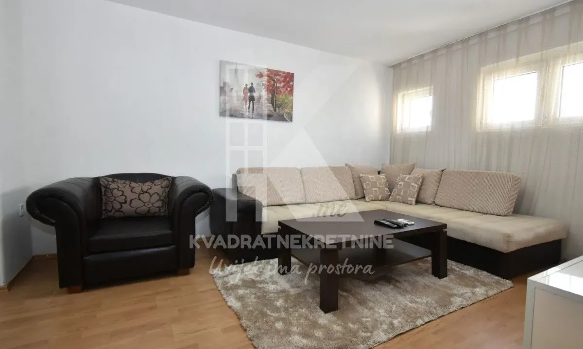 Izdavanje, dvosoban stan, 60m², Centar, Podgorica