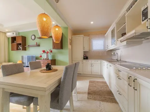 Sale, two bedroom apartment, 90m², Tivat, Crna Gora - image 14