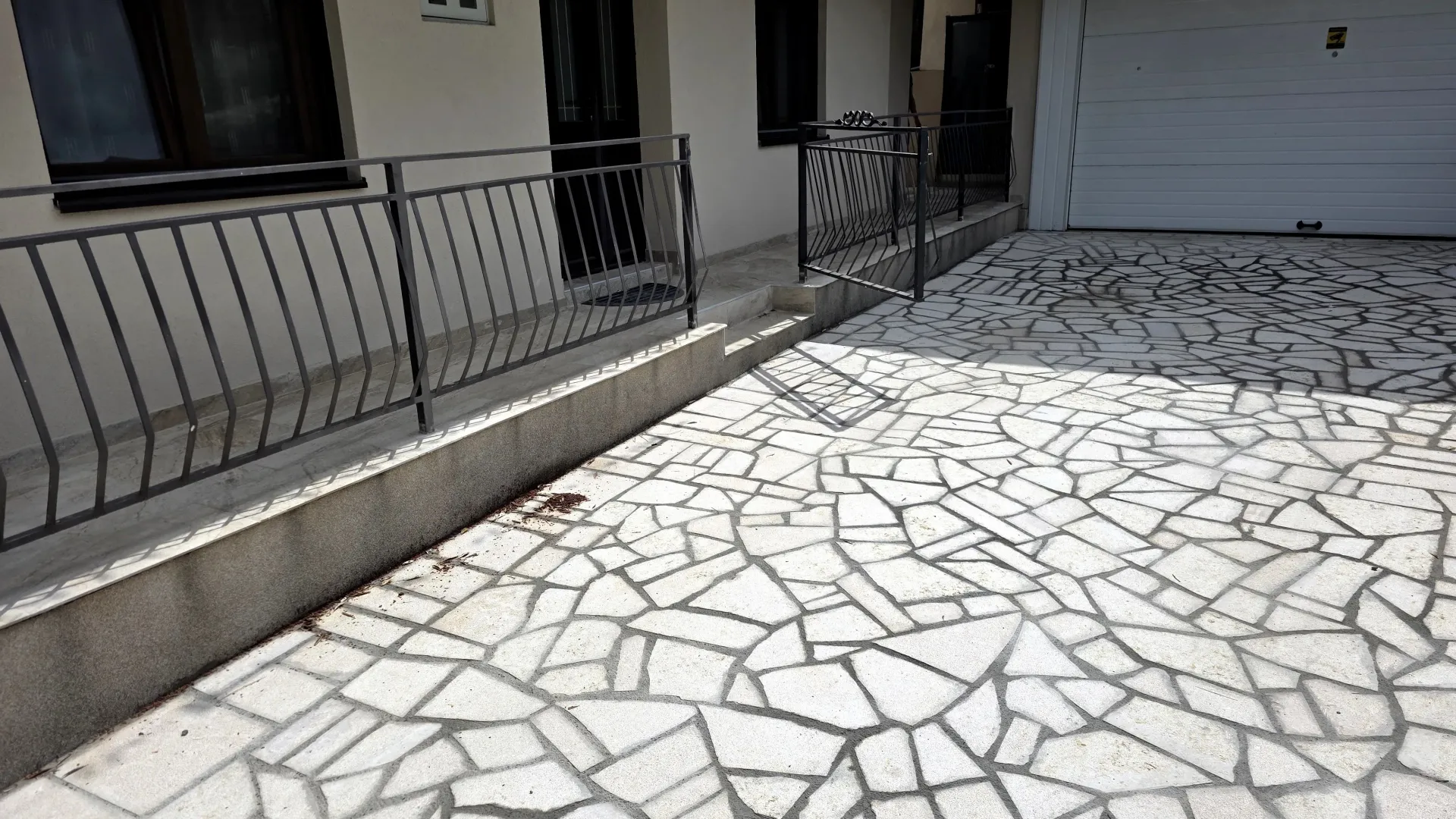 Izdavanje, trosoban stan, 70m², Mrčevac, Tivat