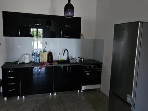 Izdavanje, trosoban stan, 92m², Kluz, Zvezdara Sve Podlokacije - image 4