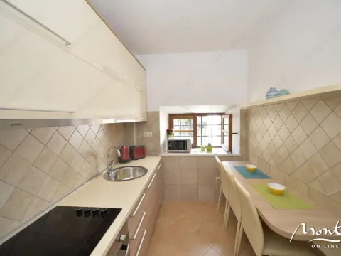 Prodaja, kuća, 222m², Prčanj, Kotor - image 3