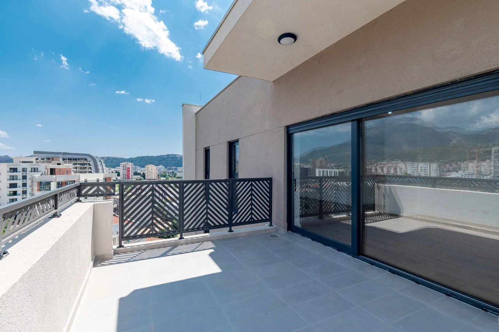 Sale, three bedroom apartment, 120m², Centar, Bar
