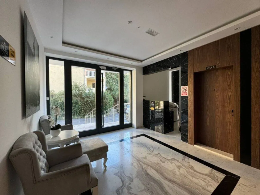 Rent, house, 1000m², Bečići, Budva