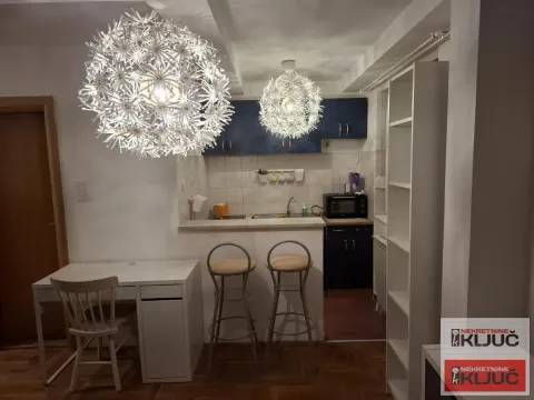 Izdavanje, garsonjera, 25m², Centar, Novi Sad - image 3