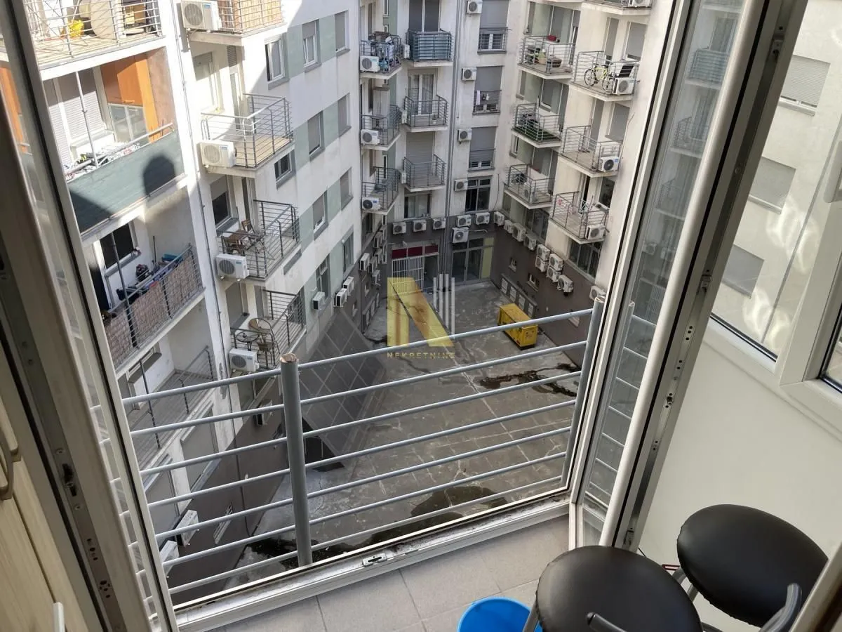 Izdavanje, jednosoban stan, 41m², Bulevar Evrope, Novi Sad Sve Podlokacije