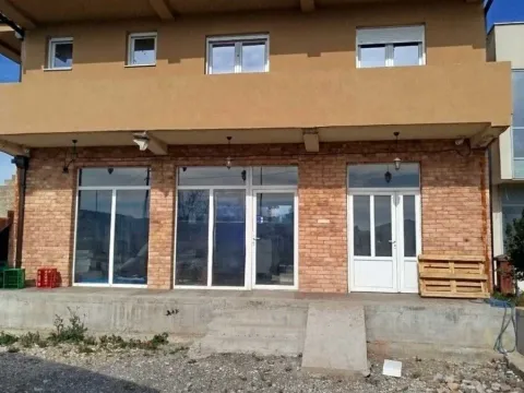 Izdavanje, poslovni prostor, 186m², Gornja Gorica, Podgorica
