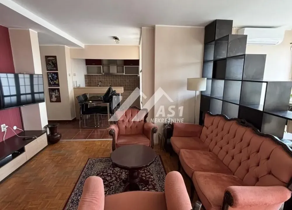 Izdavanje, dvosoban stan, 43m², Bulevar Oslobodjenja, Novi Sad Sve Podlokacije