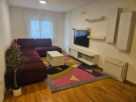 Stan in Tološka šuma