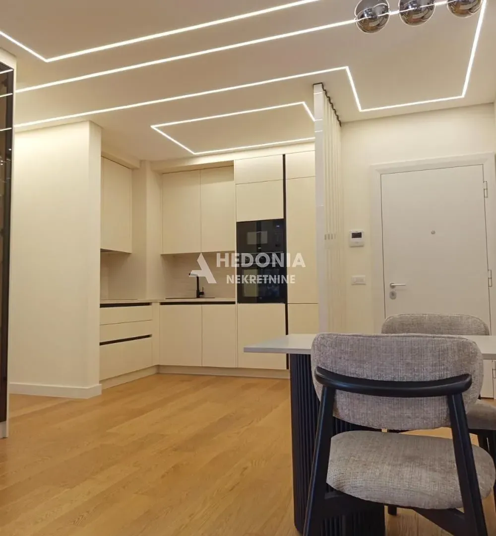 Sale, two bedroom apartment, 58m², Kalenić Pijaca, Vračar Sve Podlokacije