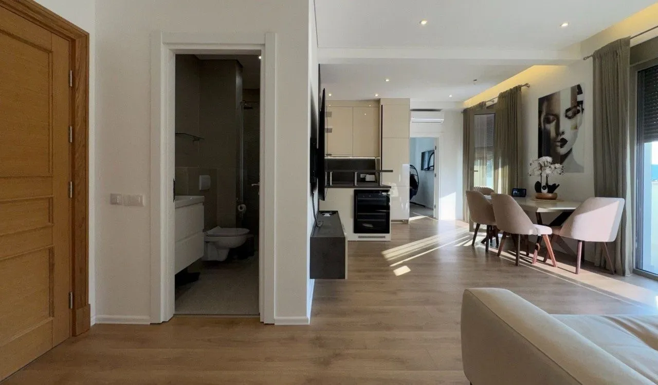 Prodaja, dvosoban stan, 90m², Tivat, Crna Gora