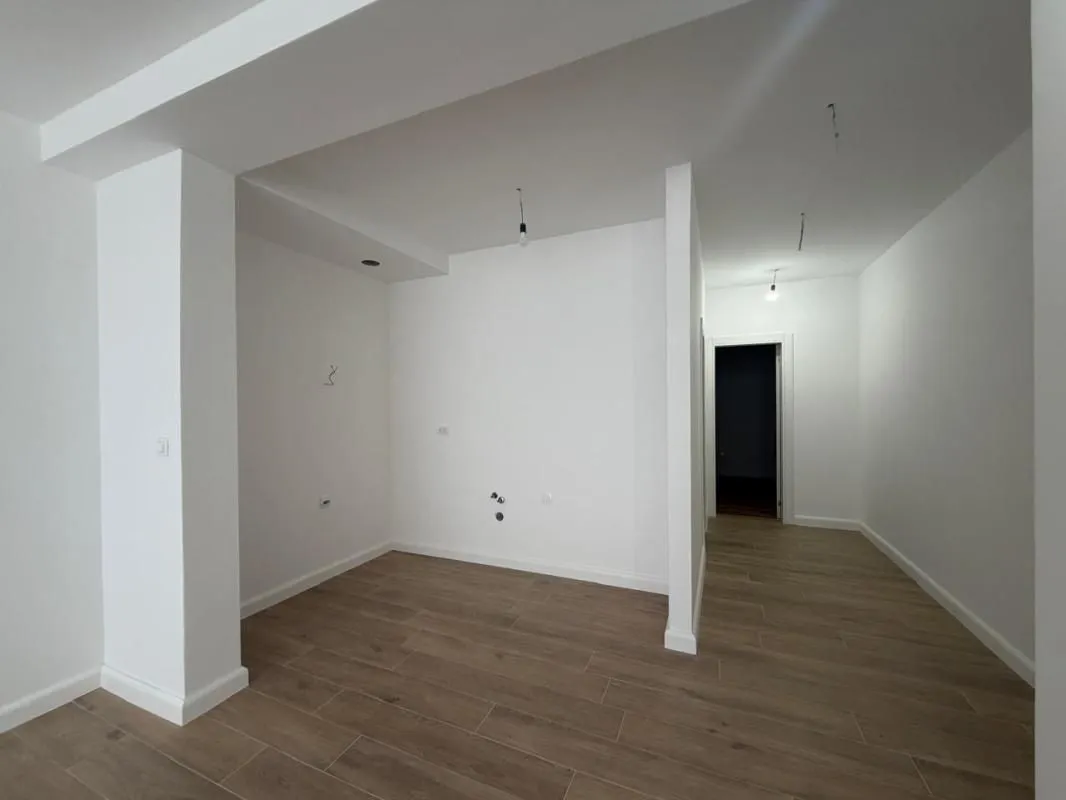 Prodaja, dvosoban stan, 69m², Dobrota, Kotor