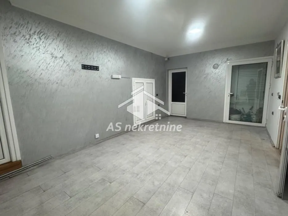 Izdavanje, kuća, 250m², Zemun Sve Podlokacije, Beograd