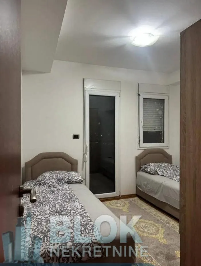 Izdavanje, trosoban stan, 90m², Podgorica, Crna Gora