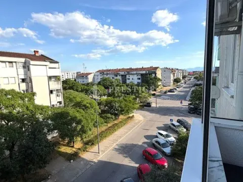 Izdavanje, jednosoban stan, 46m², Stari Aerodrom, Podgorica - image 16