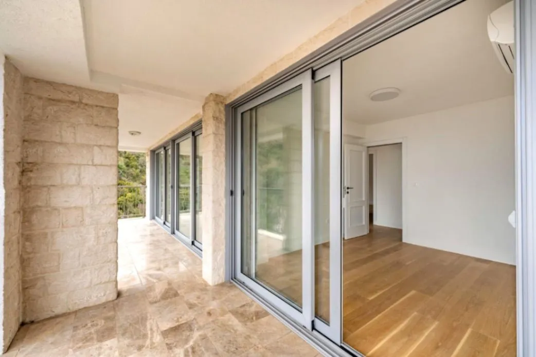 Sale, three bedroom apartment, 160m², Pržno, Budva
